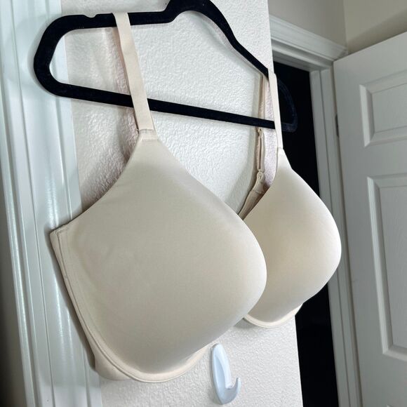 SKIMS Fits Everybody T-Shirt Bra Molded Demi Coverage Sexy Bra 42DDDD NWT #533 - Picture 4 of 10